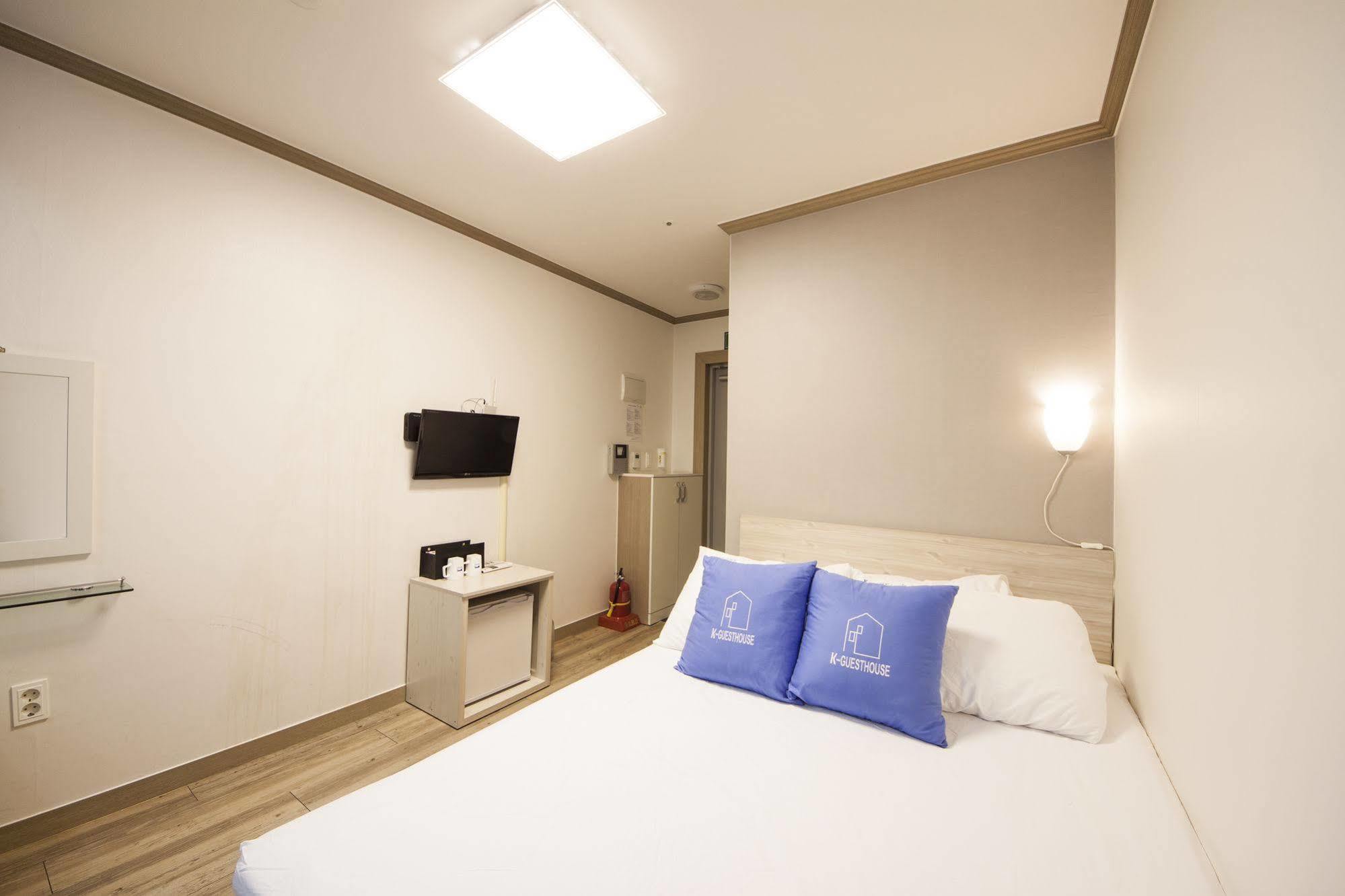 K-Guesthouse Sinchon 2 Seoul Exteriör bild