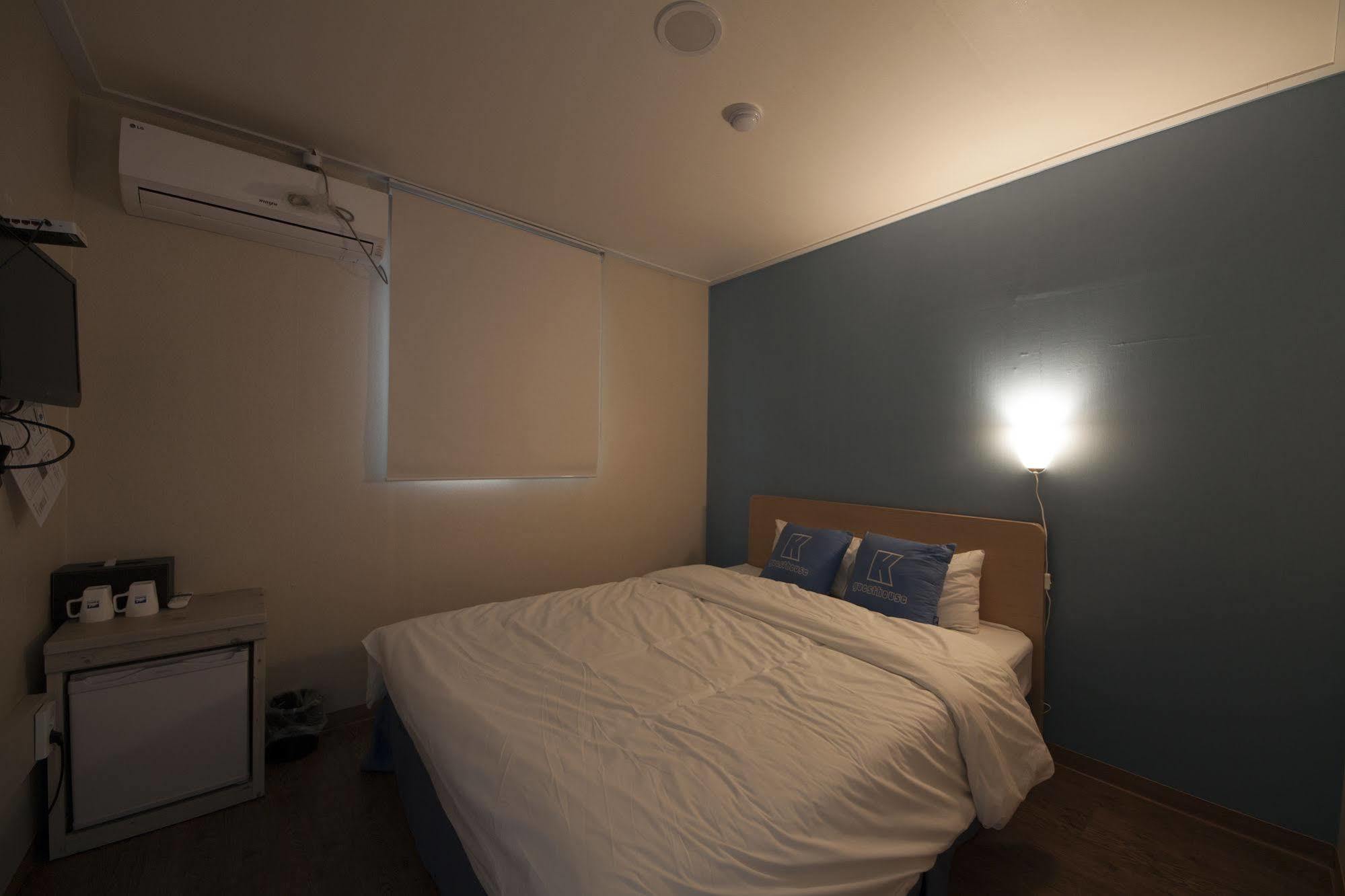 K-Guesthouse Sinchon 2 Seoul Exteriör bild